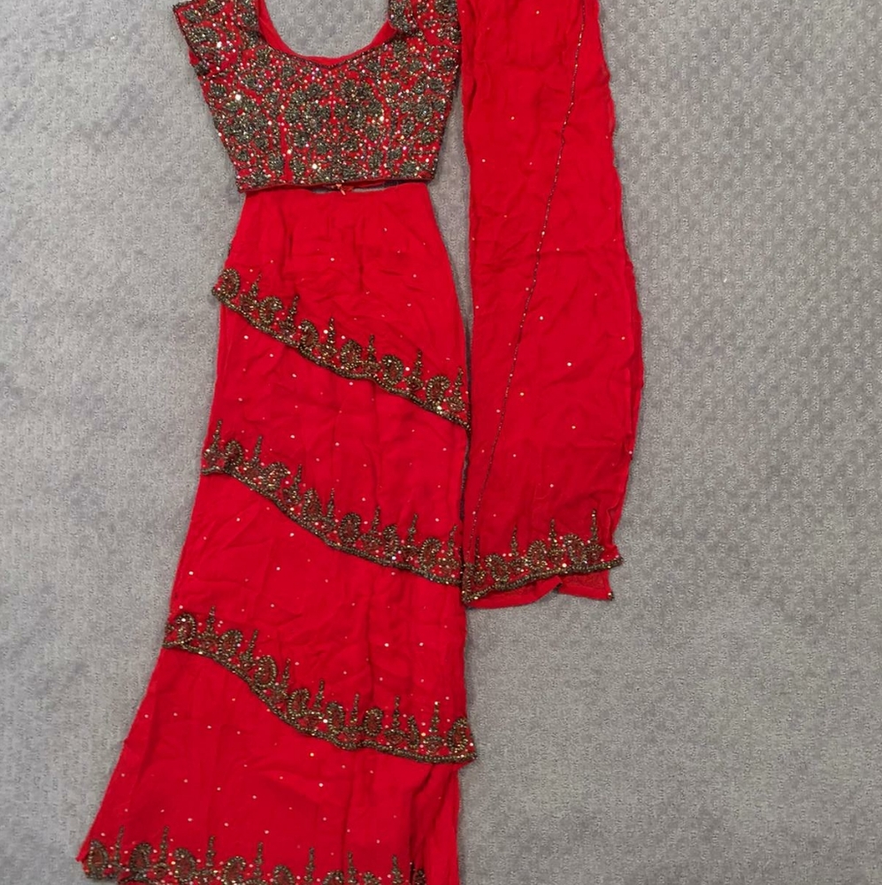 Red lehnga